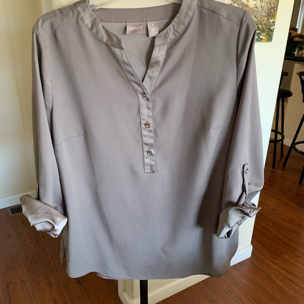 Chicos Greenish Khaki Gray Women's Top Roll Sleeve Two Tone Silver Button